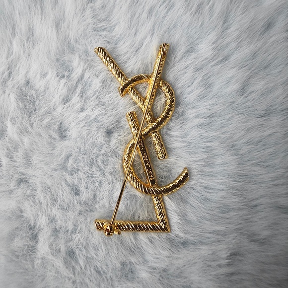 Yves Saint Laurent gold brooch for women - Picture 2 of 5